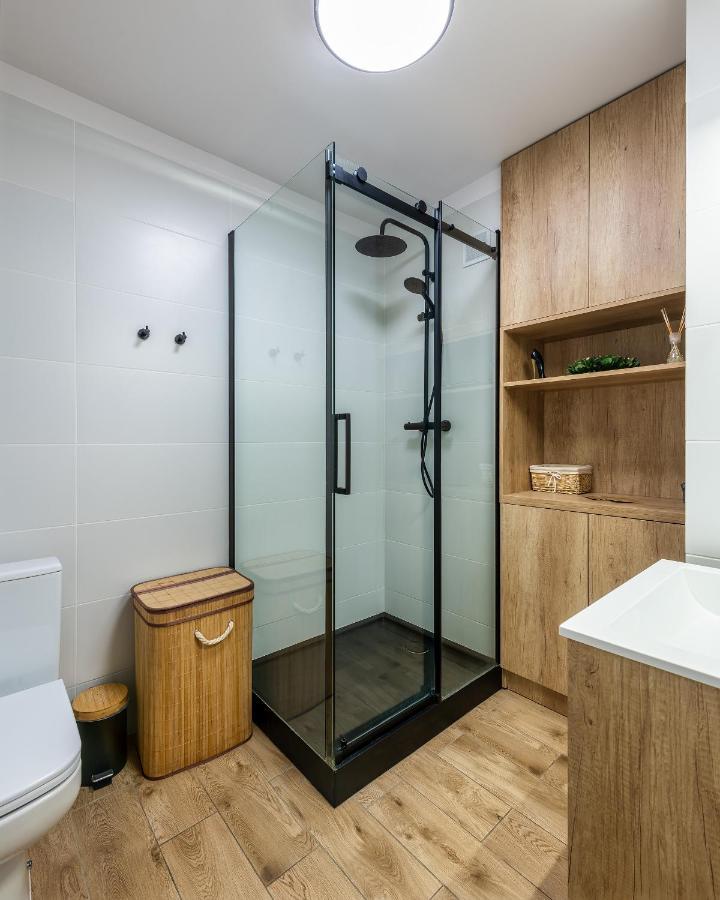 Leilighet Sliska 3 -200m Od Dworca Centralnego, 100 Metrow Od Zlotych Tarasow - Wifi -smart Tv 55 Cali - Better Warszawa